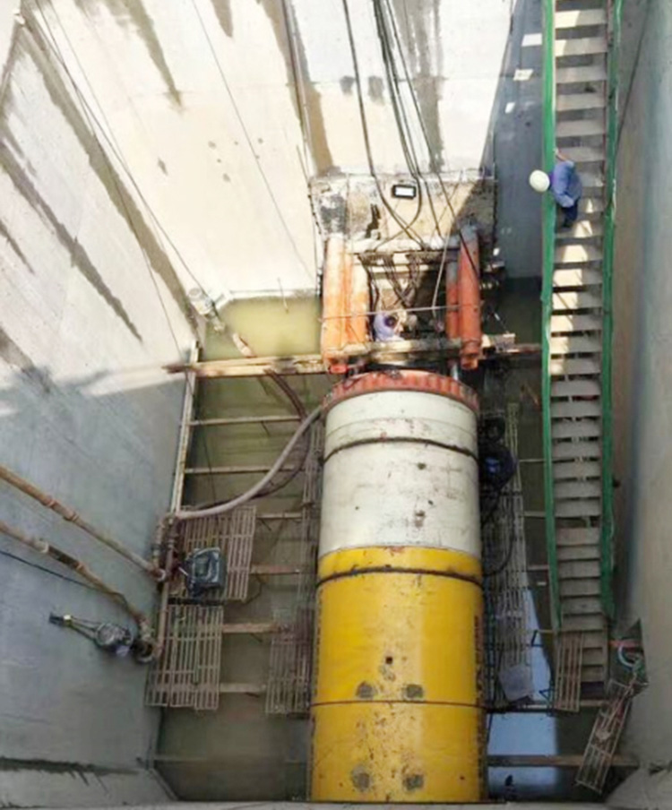 DN1800顶管施工现场.jpg